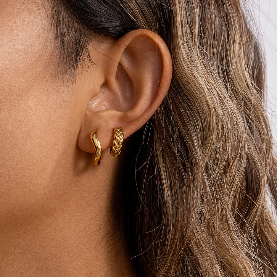 AIKOER Minimalist Classic 18K Gold Color Plated Inlay White Zircon Irregular Earring Hypoallergenic Stainless Steel Girl Jewelry 
AIKOER Minimalist Classic 18K Gold Color Plated Inlay White Zircon Irregular Earring Hypoallergenic Stainless Steel Girl Jewelry