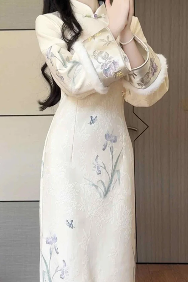 Новинка 2025 года, зимнее винтажное платье Cheongsam в китайском стиле, современное платье Ципао с перевернутым большим рукавом, высококачественные элегантные длинные платья для женщин 
Новинка 2025 года, зимнее винтажное платье Cheongsam в китайском стиле, современное платье Ципао с перевернутым большим рукавом, высококачественные элегантные длинные платья для женщин