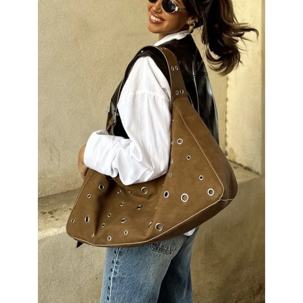 Rivets ladies Handbag Underarm Bag Street Trend Punk Wide strap Women's Shoulder Bag Large Faux Suede ladies Hand bag bolsos
Rivets ladies Handbag Underarm Bag Street Trend Punk Wide strap Women's Shoulder Bag Large Faux Suede ladies Hand bag bolsos
