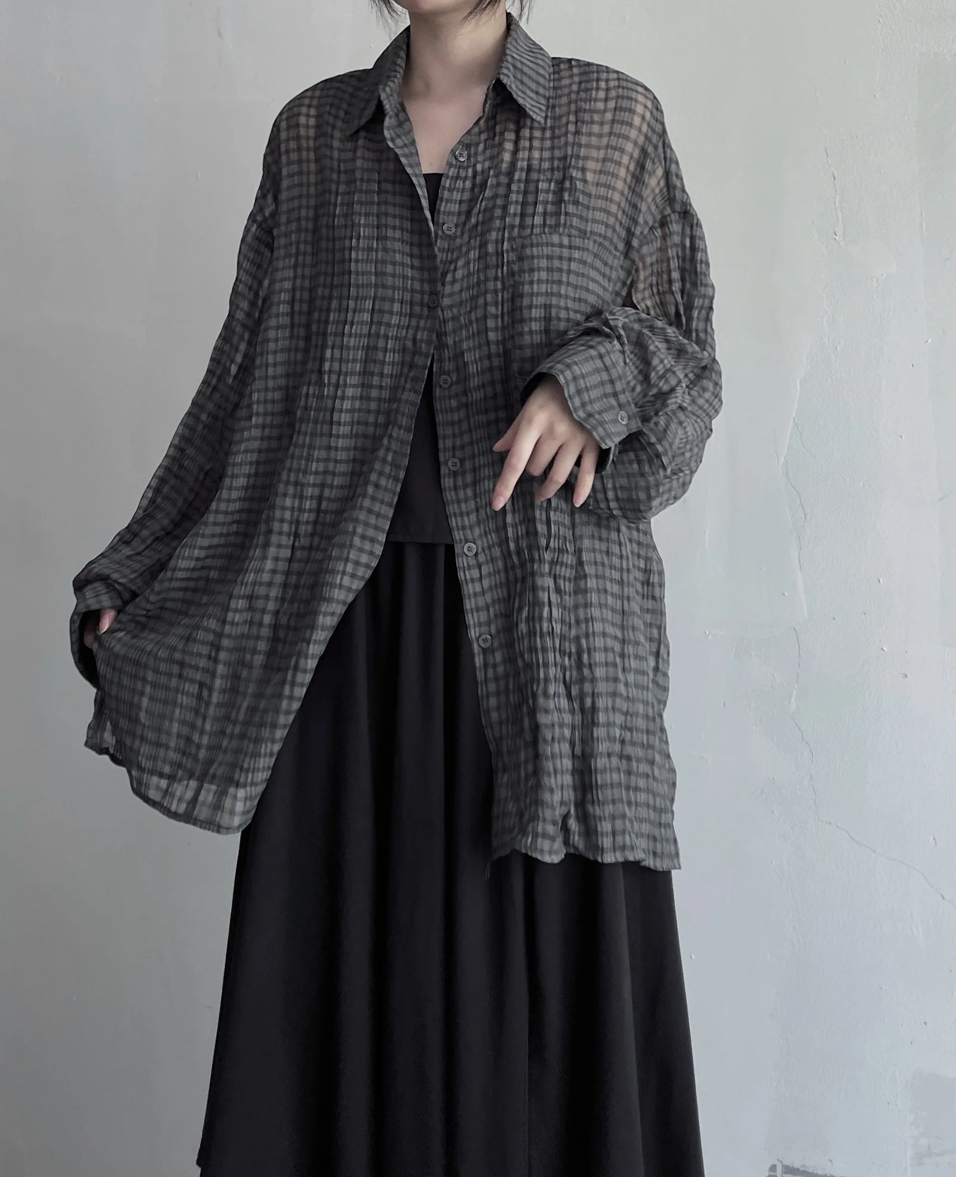 Niche Design Pleated Fine Plaid Slim Sun Protection Shirt Loose and Idle Thin Coat Spring and Summer Women's Cardigan
Niche Design Pleated Fine Plaid Slim Sun Protection Shirt Loose and Idle Thin Coat Spring and Summer Women's Cardigan