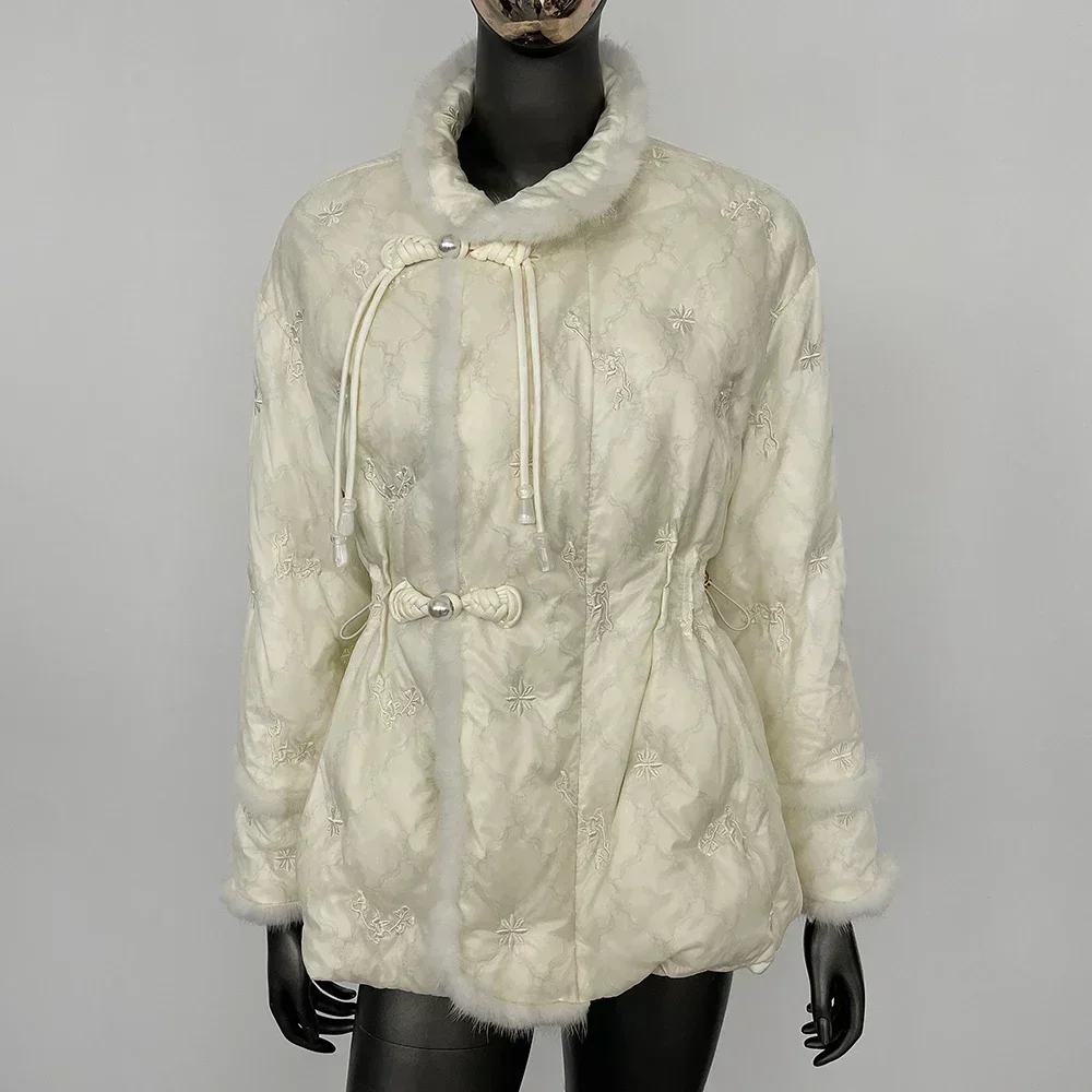 Down Jacket Women Short Jacket Thickened Mink Fur Spliced Embroidered Disc Button Warm 90% White Duck Down 2024 Autumn Winter
Down Jacket Women Short Jacket Thickened Mink Fur Spliced Embroidered Disc Button Warm 90% White Duck Down 2024 Autumn Winter