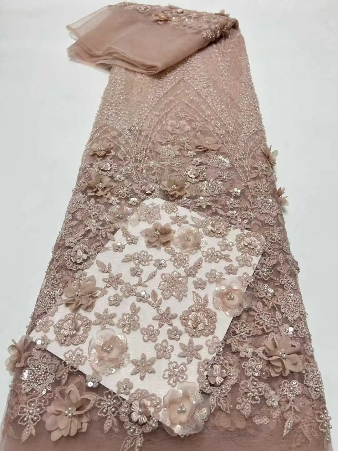 Latest French 3D Flower Beaded Tulle Lace Fabric 2026 High Quality African Lace Fabrics With Sequins For Evening Party Dresses
Latest French 3D Flower Beaded Tulle Lace Fabric 2026 High Quality African Lace Fabrics With Sequins For Evening Party Dresses