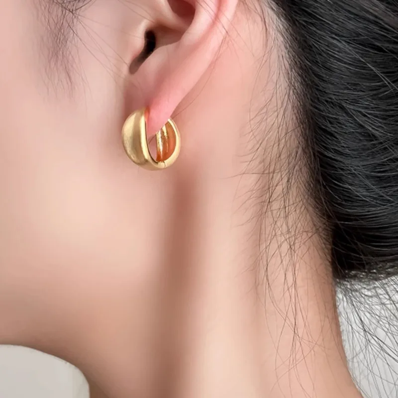 925 Sterling Silver Korean Version Irregular Matte Geometry Hoop Earring for Women Fine Jewelry High Luxury Vintage Accessories
925 Sterling Silver Korean Version Irregular Matte Geometry Hoop Earring for Women Fine Jewelry High Luxury Vintage Accessories