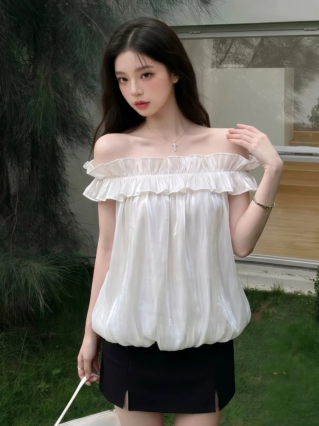 Elegant Loose Lace Trim One Shoulder Shirt Women's Summer High Fashion Sweet Floral Personality Loose Shirt
Elegant Loose Lace Trim One Shoulder Shirt Women's Summer High Fashion Sweet Floral Personality Loose Shirt