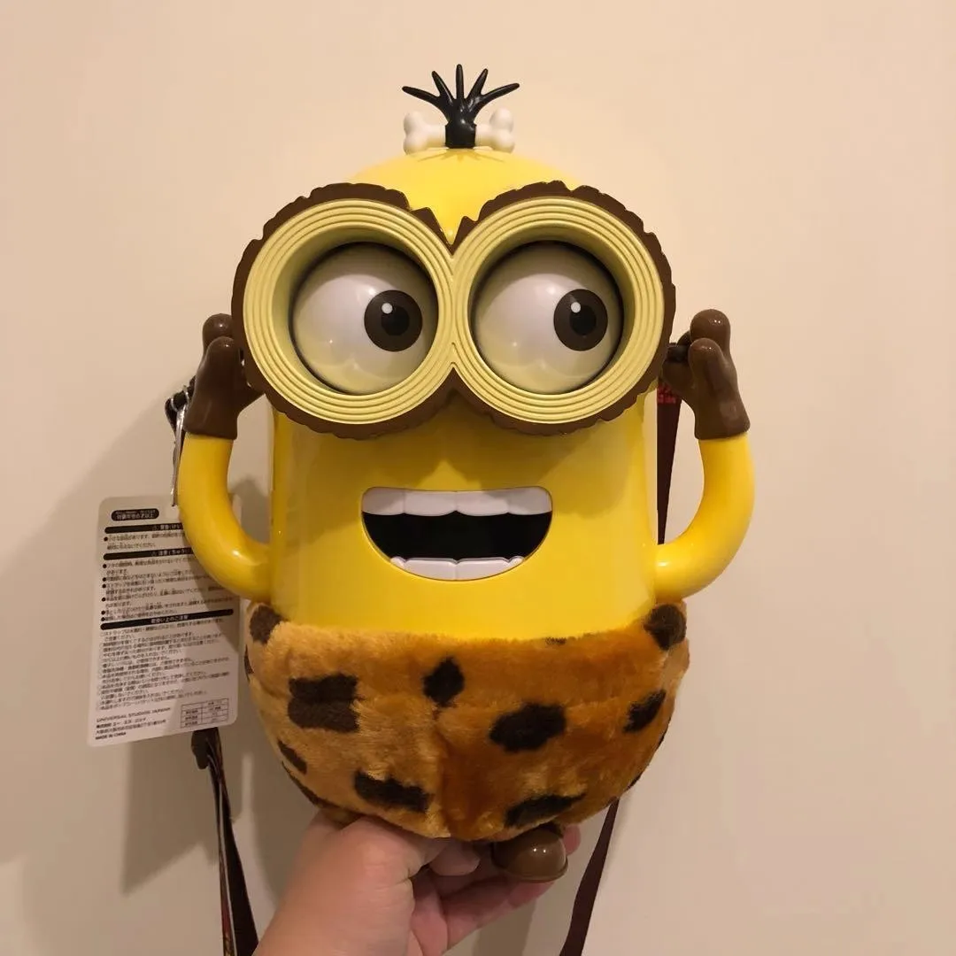 Minions Popcorn Bucket & Storage Container with a Leather-like Skirt Design Souvenir from Japanese Film Park: A Kids' Gift
Minions Popcorn Bucket & Storage Container with a Leather-like Skirt Design Souvenir from Japanese Film Park: A Kids' Gift