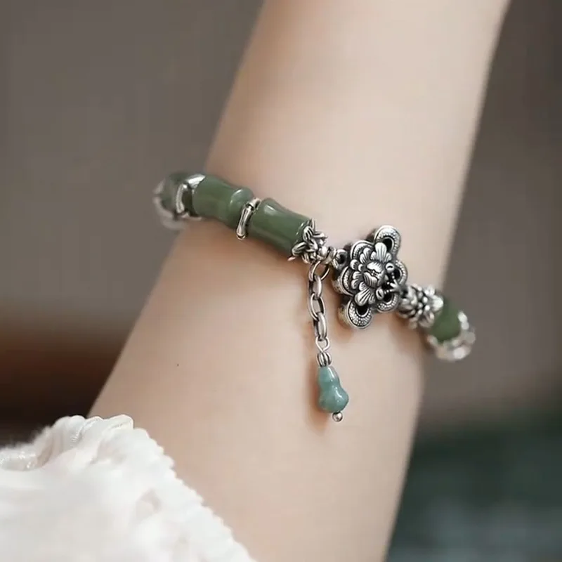 New Chinese Vintage Bamboo Gourd Tassel Beaded Bracelet for Women Ethnic Peony Design Elegant Handmade Jewelry Gift Daily Wear
New Chinese Vintage Bamboo Gourd Tassel Beaded Bracelet for Women Ethnic Peony Design Elegant Handmade Jewelry Gift Daily Wear