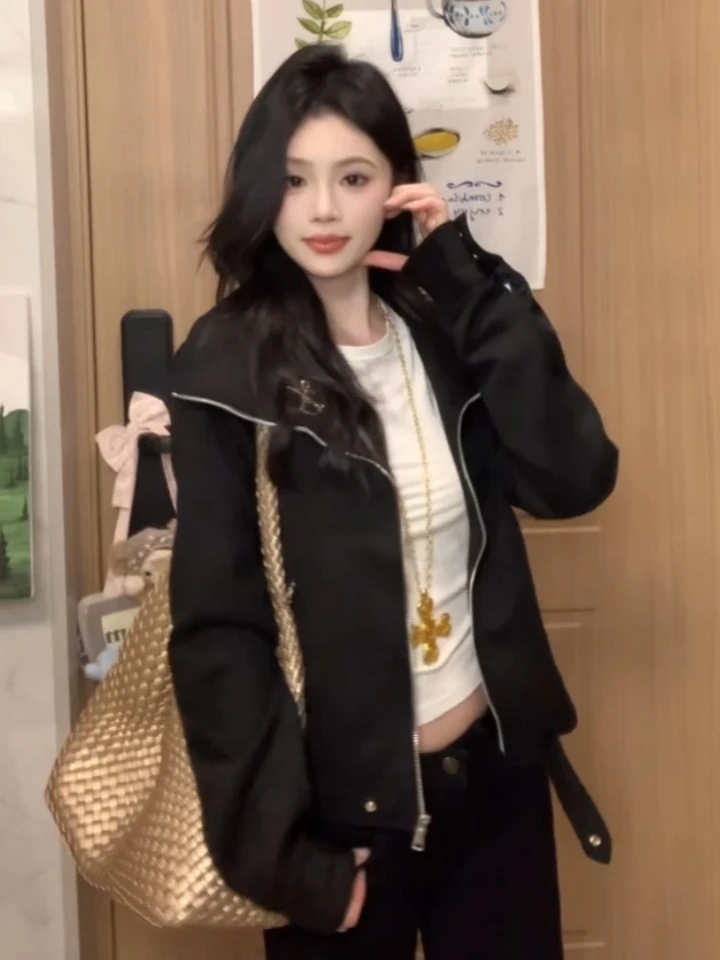 Retro American ort Bla Jaet Women's Spring Autumn Loose Versatile Design Sense Trendy Flip Collar Coat for Ladies
Retro American ort Bla Jaet Women's Spring Autumn Loose Versatile Design Sense Trendy Flip Collar Coat for Ladies