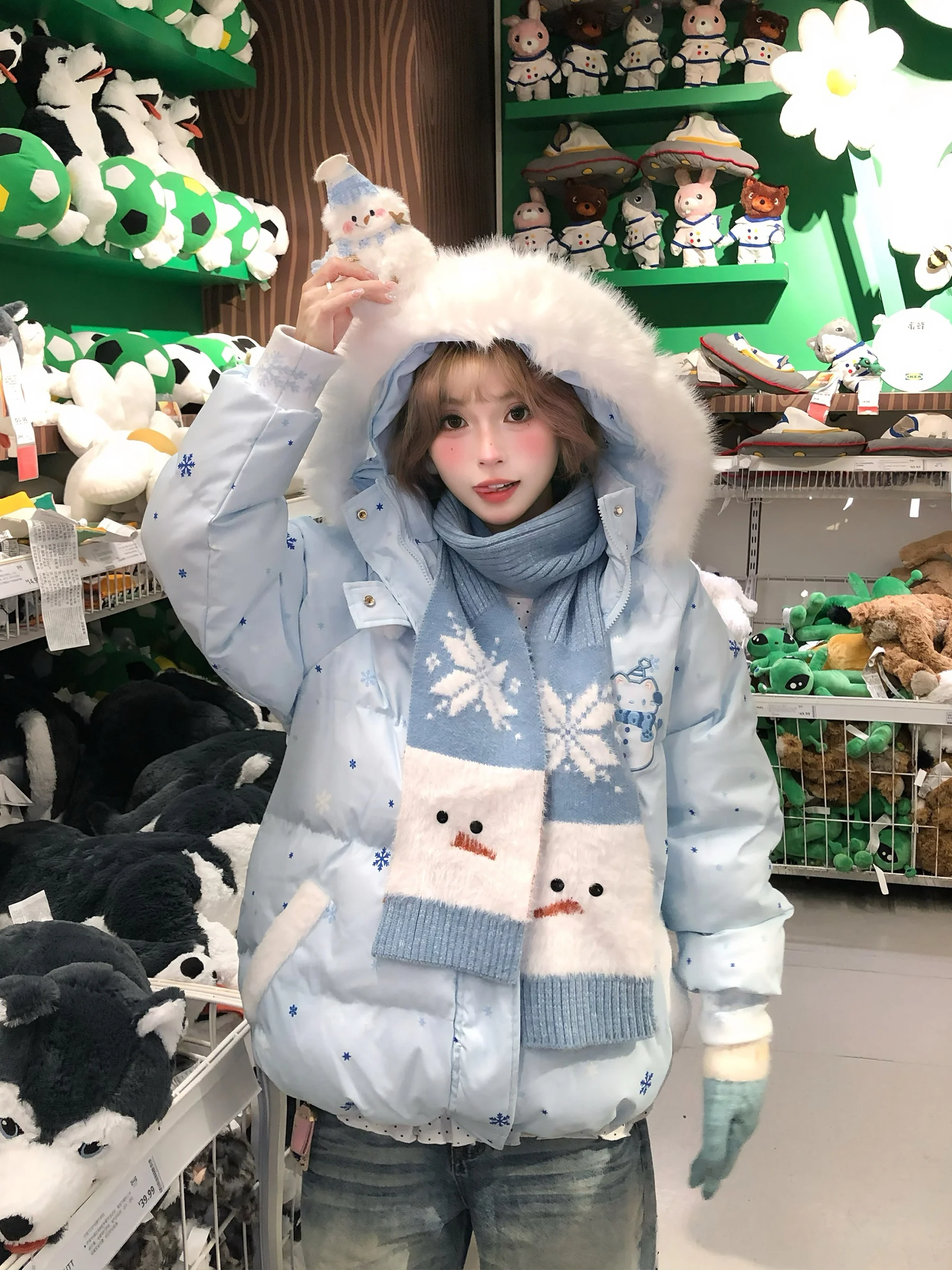 Утепленная зимняя хлопковая куртка с капюшоном, модный дизайн с принтом снежинок, наполнитель из полиэфирного волокна, для женщин
Утепленная зимняя хлопковая куртка с капюшоном, модный дизайн с принтом снежинок, наполнитель из полиэфирного волокна, для женщин