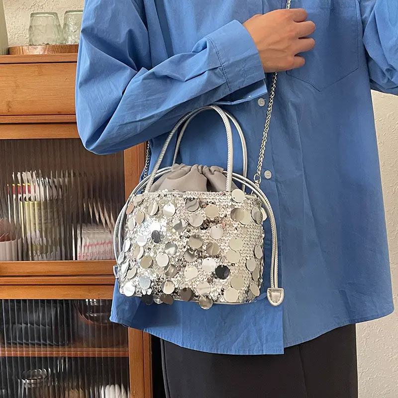 Leisure Commuting Sequins Versatile Chain Drawstring Handheld Shoulder Bag with Water Bucket for Women
Leisure Commuting Sequins Versatile Chain Drawstring Handheld Shoulder Bag with Water Bucket for Women