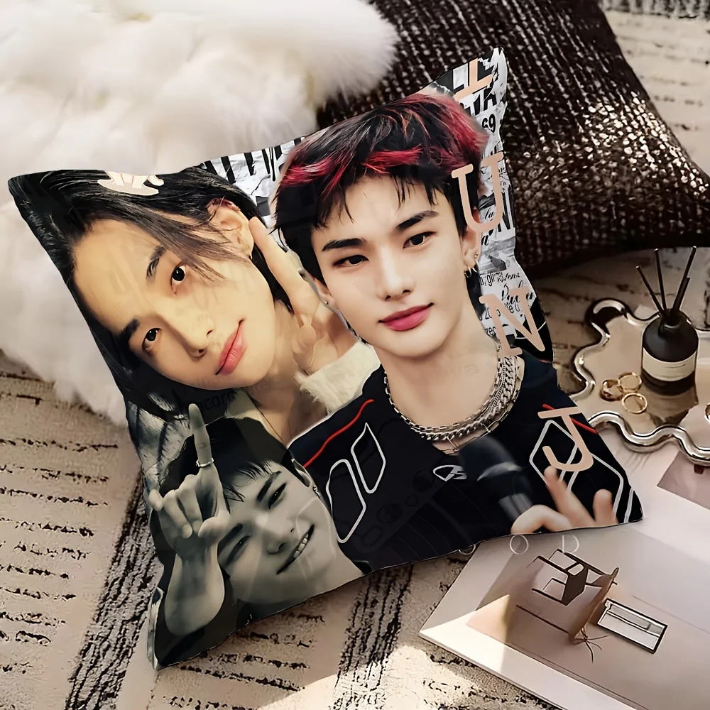 1pc Trendy Decorative Pillowcase Featuring The Popular Boy Group H-Hyunjin-N Design, with a Double-Sided Print, Modern Style, Ma
1pc Trendy Decorative Pillowcase Featuring The Popular Boy Group H-Hyunjin-N Design, with a Double-Sided Print, Modern Style, Ma