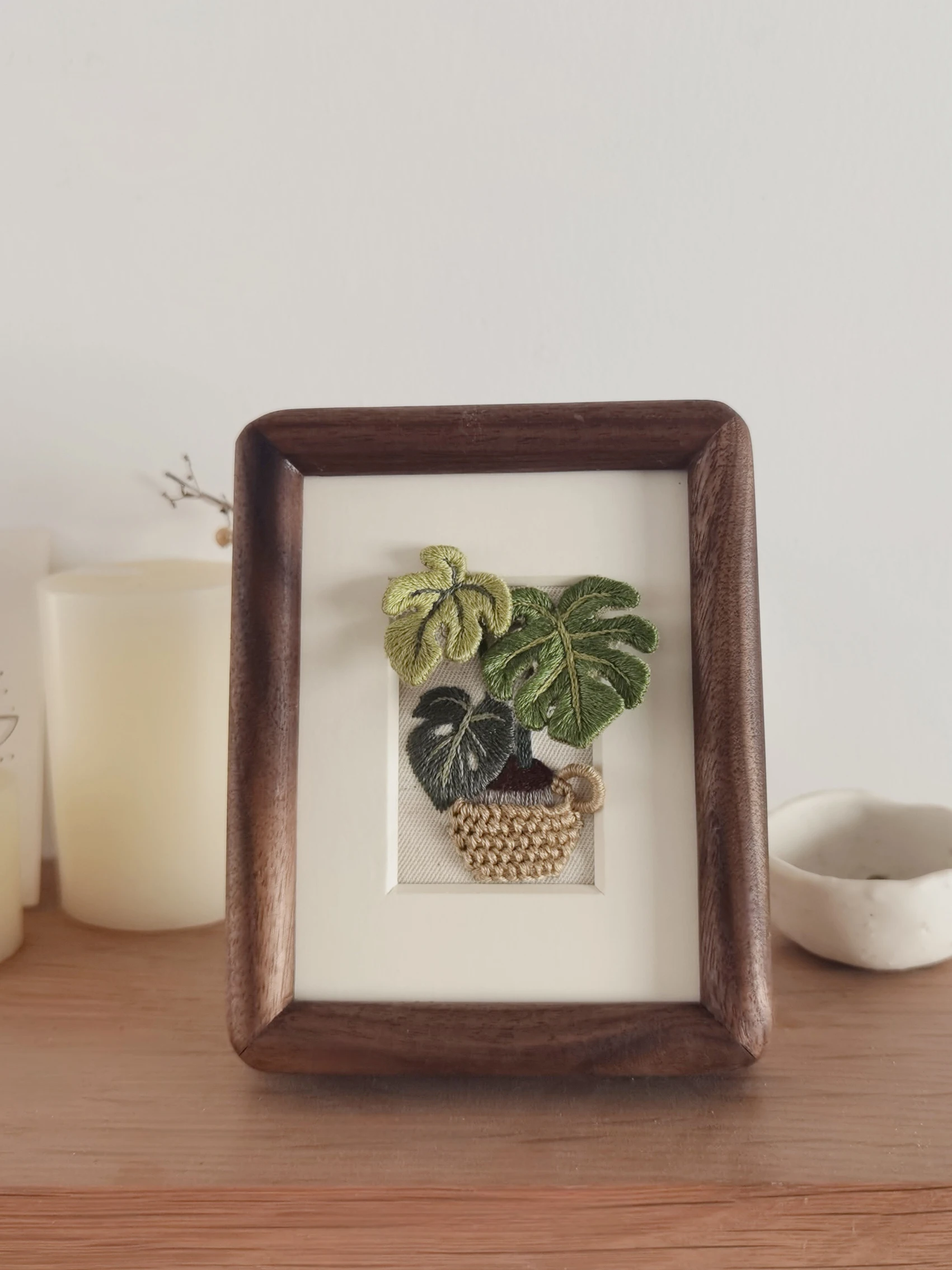 Handmade Embroidery Green Plant DIY Material Package Black Walnut Wood Picture Frame Decoration Accessories
Handmade Embroidery Green Plant DIY Material Package Black Walnut Wood Picture Frame Decoration Accessories