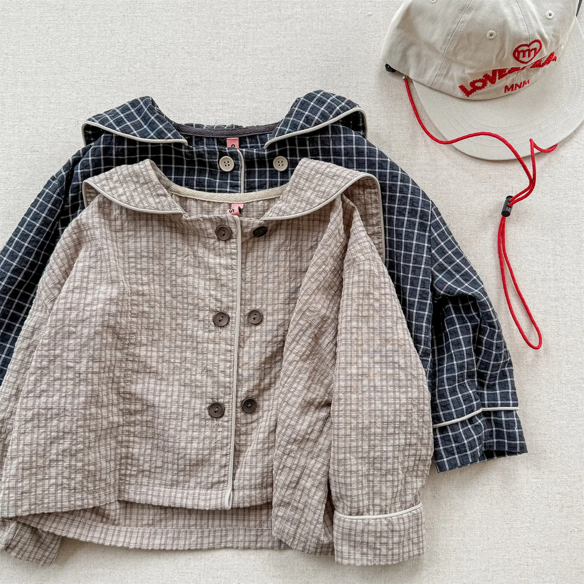 2025 Autumn New Girls Plaid Shirts Children Long Sleeve Tops Baby Girl Large Lapel Cotton Linen Blouse Kids Casual Tops
2025 Autumn New Girls Plaid Shirts Children Long Sleeve Tops Baby Girl Large Lapel Cotton Linen Blouse Kids Casual Tops