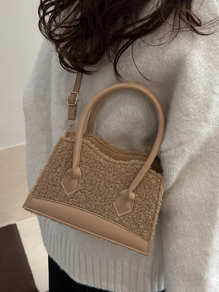 Bla Plu Small Square Bag Women's Faionable Versatile Handbag oulder Bag Crossbody Bag for Autumn New Arrival
Bla Plu Small Square Bag Women's Faionable Versatile Handbag oulder Bag Crossbody Bag for Autumn New Arrival