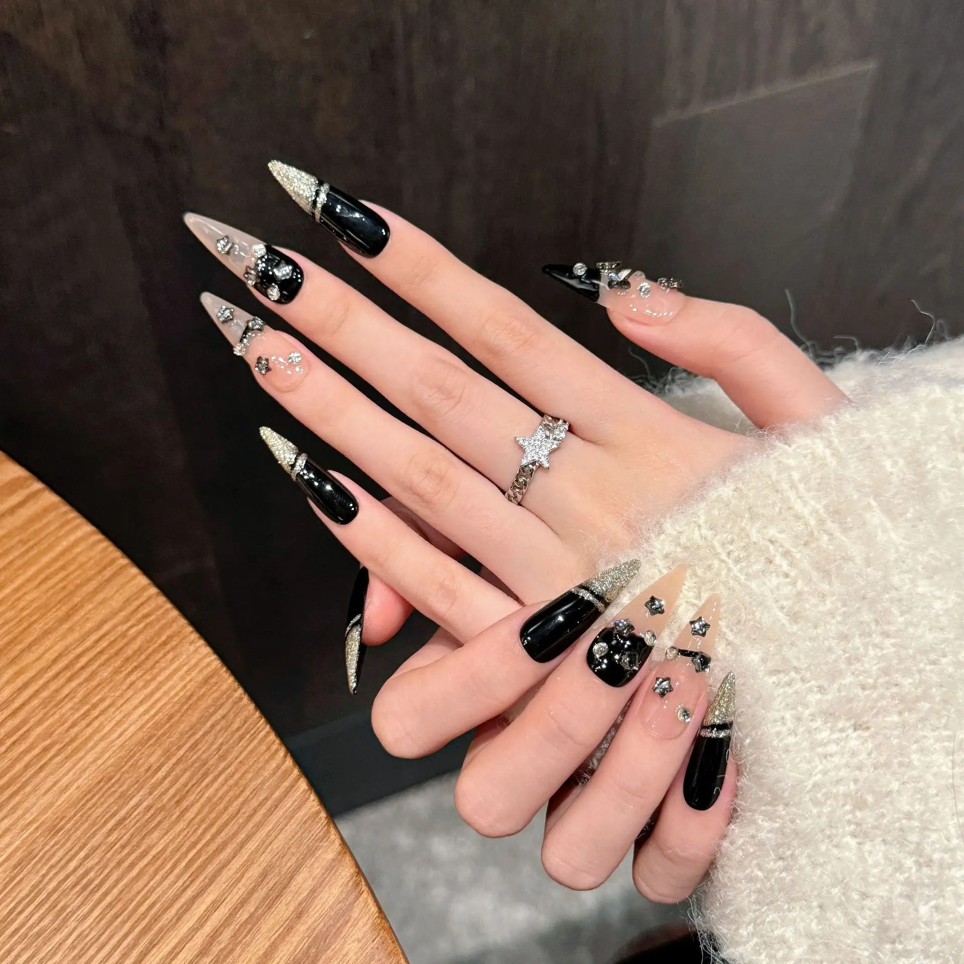 10pcs Handmade Black French Press On Nails Full Flash Rhinestone Decor Glitter False Nails Light Luxury Fake Nail For Hot Girls
10pcs Handmade Black French Press On Nails Full Flash Rhinestone Decor Glitter False Nails Light Luxury Fake Nail For Hot Girls