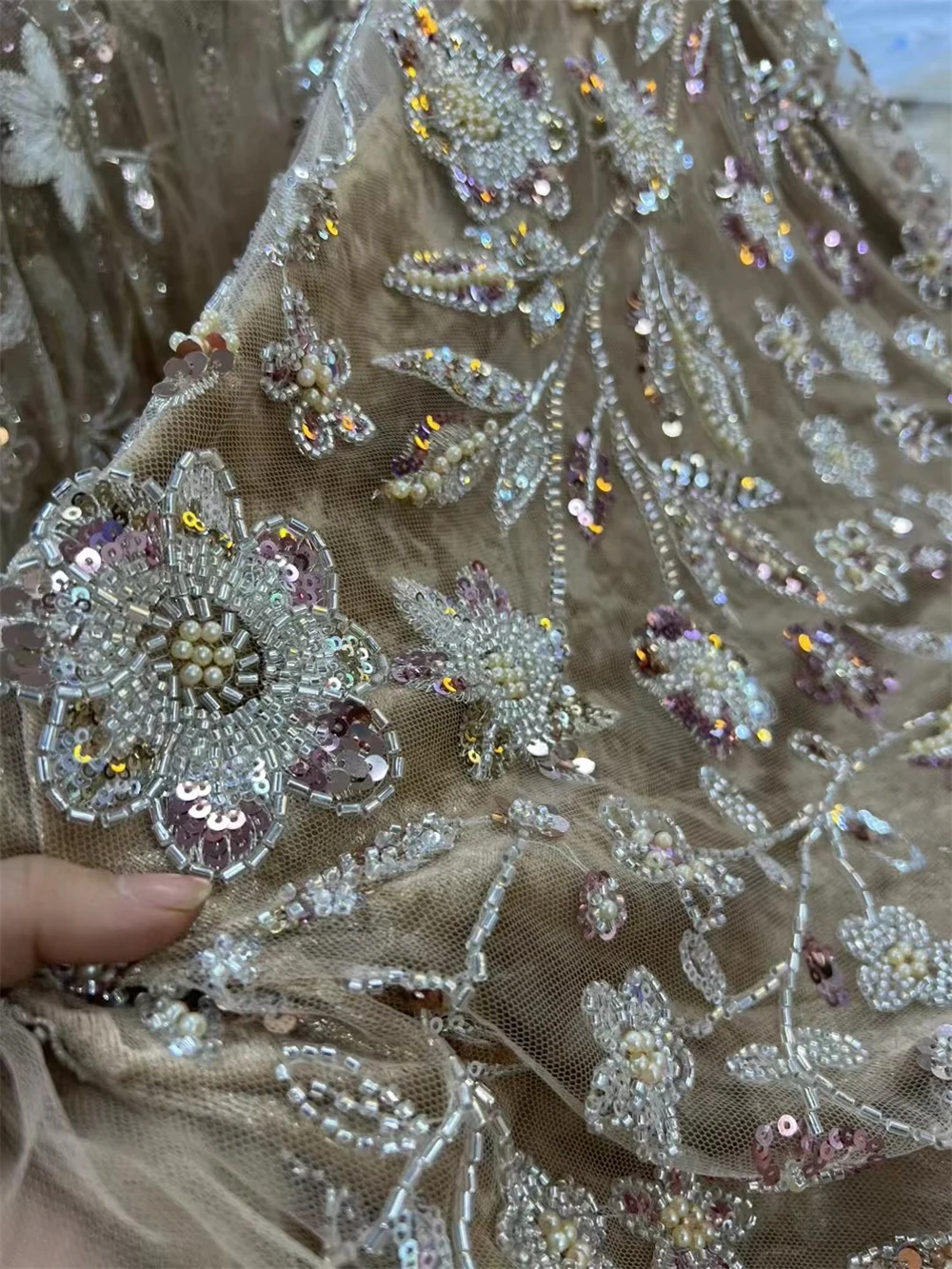 Luxury fabric High Quality French beads Sequin Lace Fabric African Groom Lace Fabric 5 Yards For Nigeria Wedding Party Dress
Luxury fabric High Quality French beads Sequin Lace Fabric African Groom Lace Fabric 5 Yards For Nigeria Wedding Party Dress
