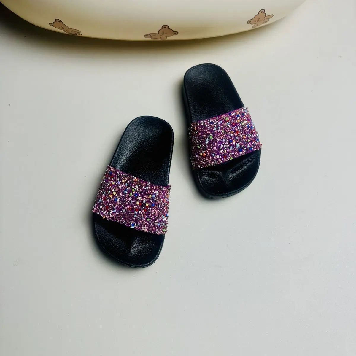 New Summer Best-Selling Cute Fashion Slippers with Colorful Stones for Girls Kids Anti-Slip Wear-Resistant
New Summer Best-Selling Cute Fashion Slippers with Colorful Stones for Girls Kids Anti-Slip Wear-Resistant