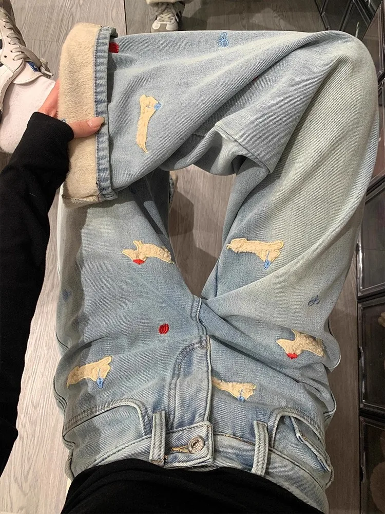 plus Size Fleece Lined Embroidered Denim Pants Women's High Waist Straight Leg Wide Leg Long Trousers Autumn Casual Wear
plus Size Fleece Lined Embroidered Denim Pants Women's High Waist Straight Leg Wide Leg Long Trousers Autumn Casual Wear