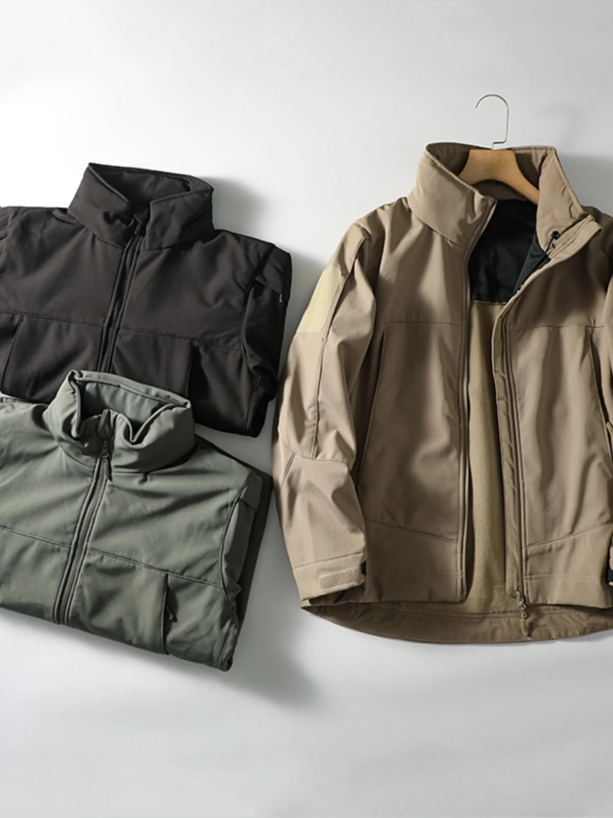 Tactical Soft ell Jaet Men's Outdoor Windproof Waterproof Hidden Hood Autumn Winter Faion Urban Sle Youth Outerwear
Tactical Soft ell Jaet Men's Outdoor Windproof Waterproof Hidden Hood Autumn Winter Faion Urban Sle Youth Outerwear