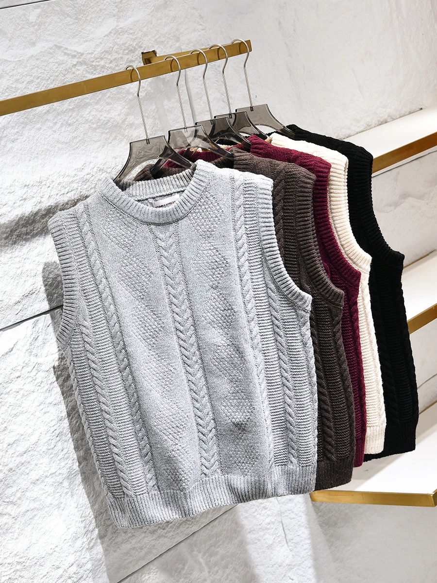 American Style Heavyweight Retro Men's Knitted Sweater Vest round Neck Autumn Winter Outerwear Straight Hemline Urban Style
American Style Heavyweight Retro Men's Knitted Sweater Vest round Neck Autumn Winter Outerwear Straight Hemline Urban Style