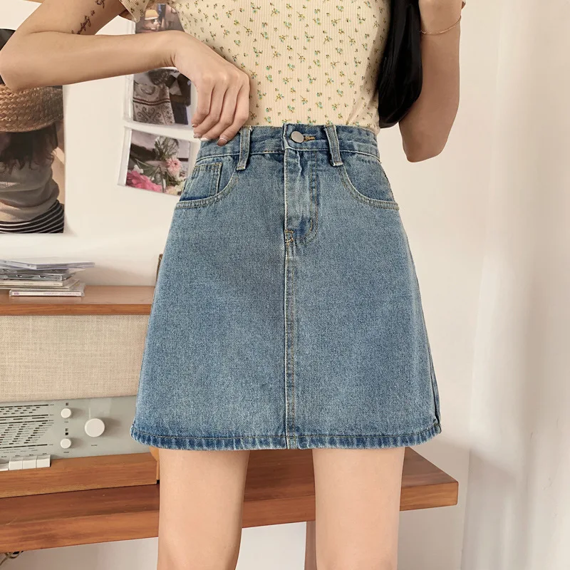 2025Летняя новая винтажная джинсовая юбка с высокой талией для женщин, универсальная утягивающая короткая облегающая юбка
2025Летняя новая винтажная джинсовая юбка с высокой талией для женщин, универсальная утягивающая короткая облегающая юбка