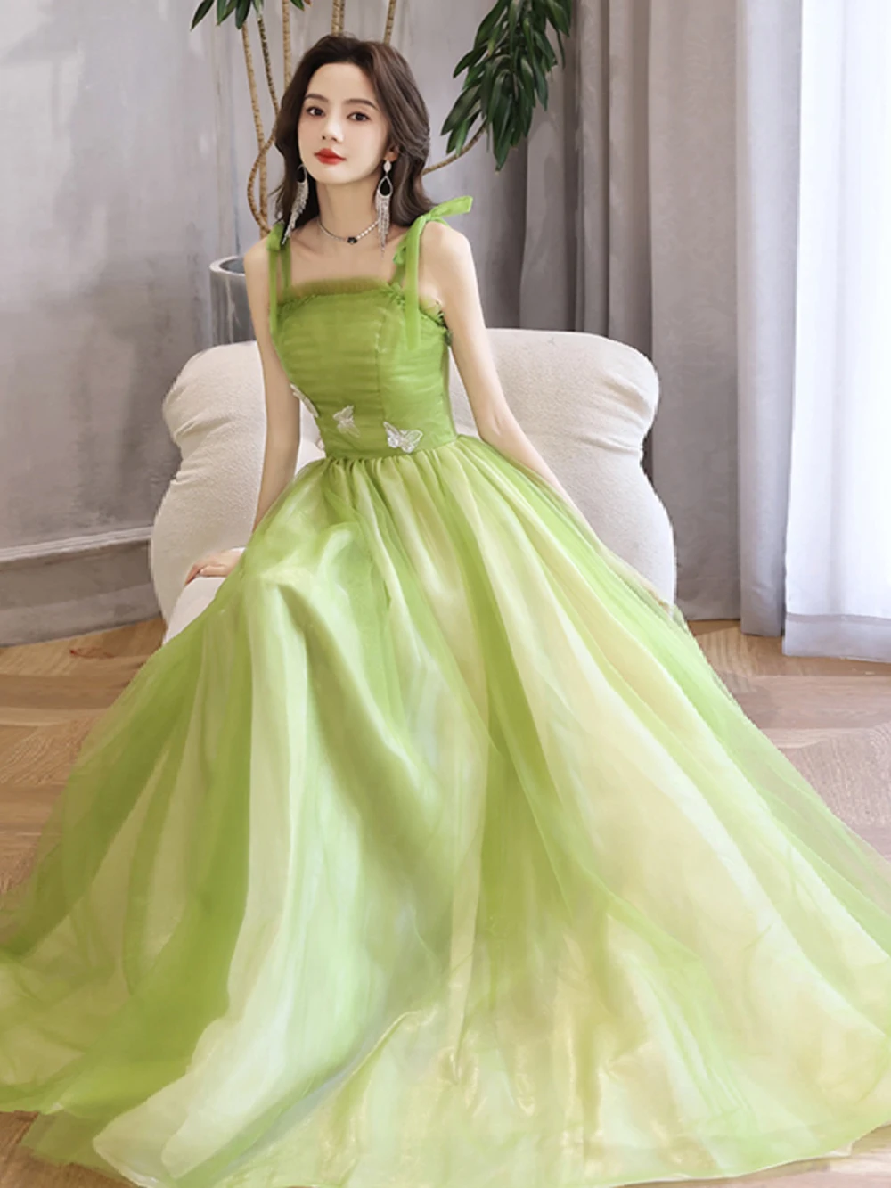 Women Banquet Evening Dress Forest Green Tulle Spaghetti Strap Dress 2024 New Birthday Party Slip Dresses Host Performance Dress
Women Banquet Evening Dress Forest Green Tulle Spaghetti Strap Dress 2024 New Birthday Party Slip Dresses Host Performance Dress