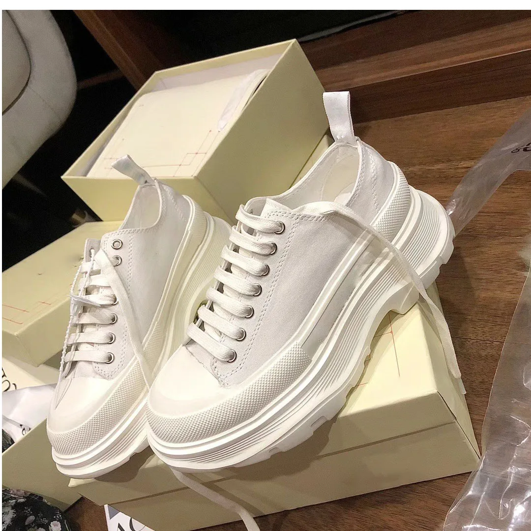 Thick soled small white shoes for women in spring 2024, new genuine leather canvas shoes, casual and versatile single shoes
Thick soled small white shoes for women in spring 2024, new genuine leather canvas shoes, casual and versatile single shoes