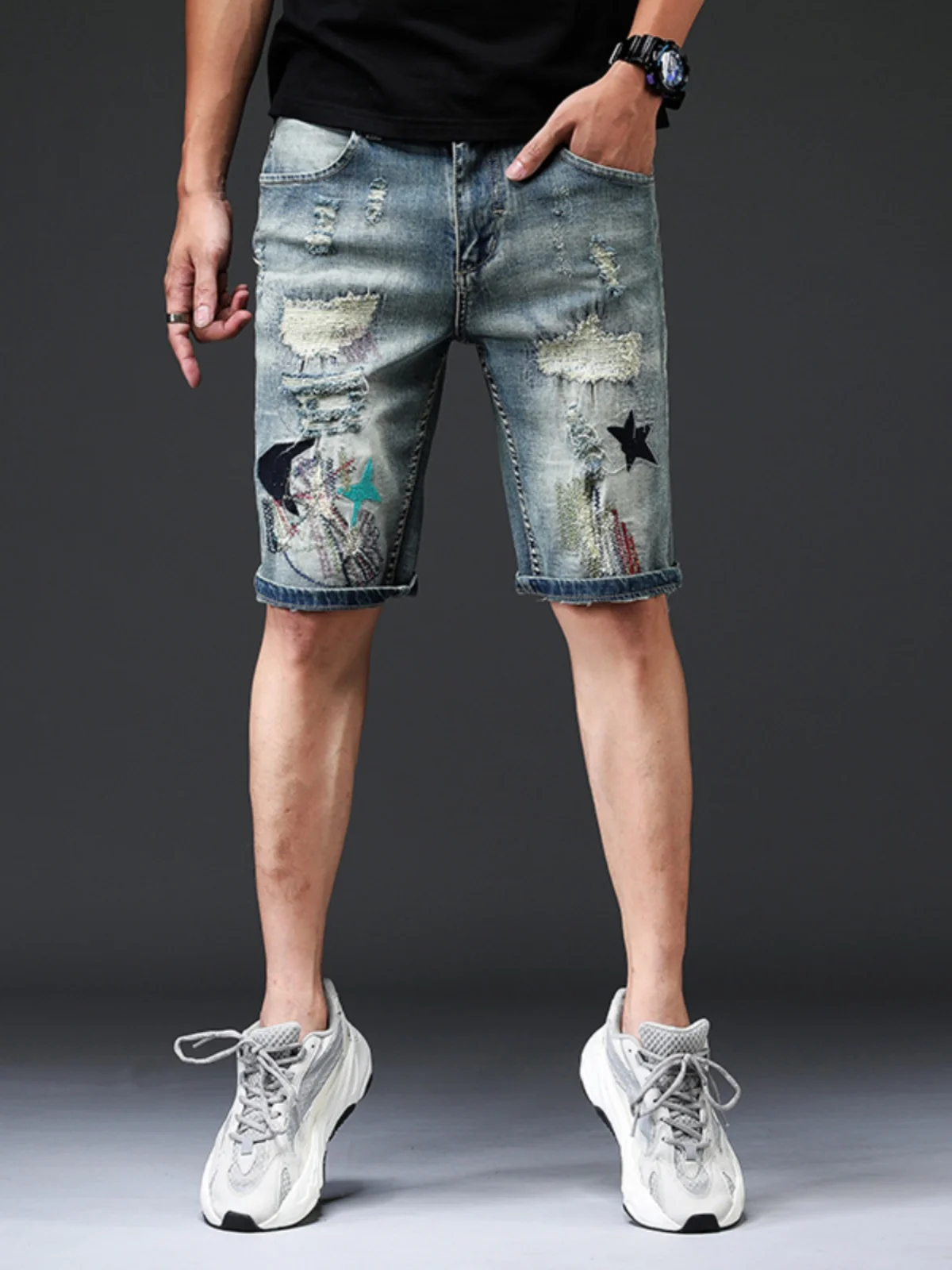 Embroidered Repair Patch Jeans Shorts Men's Korean Version Trendy Embroidered Five-Quarter Slim Fit Mid-Waist Casual Jeans
Embroidered Repair Patch Jeans Shorts Men's Korean Version Trendy Embroidered Five-Quarter Slim Fit Mid-Waist Casual Jeans