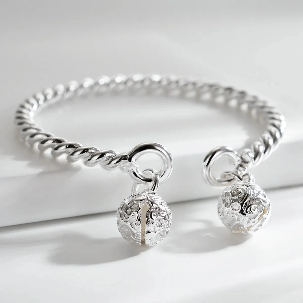 JewelryTop store Charms 925 Sterling Silver Beautiful palace bell cuff bangle for woman bracelets fashion party wedding Jewelry
JewelryTop store Charms 925 Sterling Silver Beautiful palace bell cuff bangle for woman bracelets fashion party wedding Jewelry