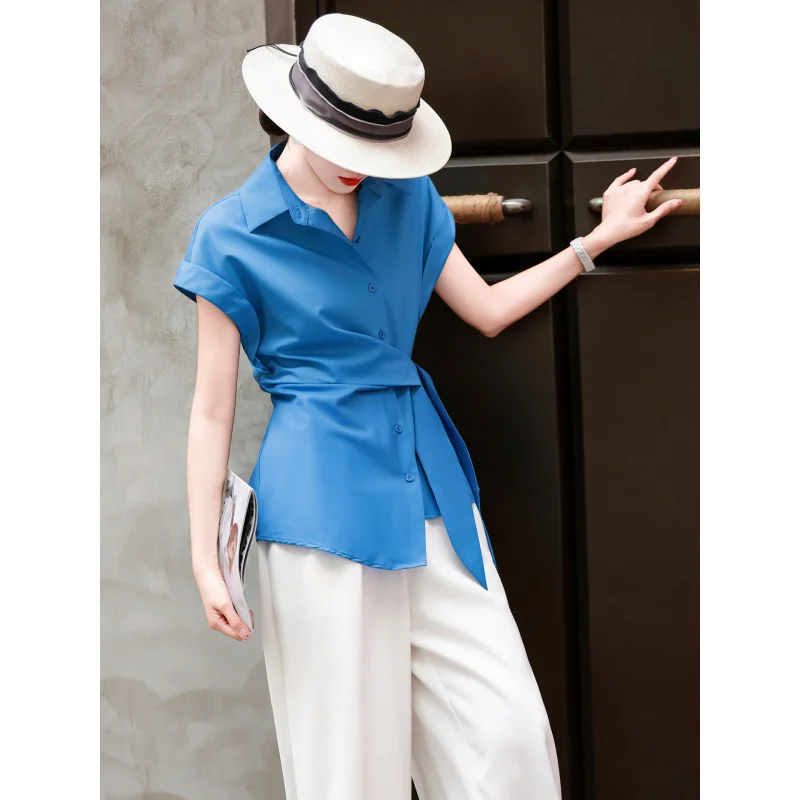 MEXCOCO 2026 Summer New Women Elegant Commuter Color Block Striped Loose Polo Collar Blouse
MEXCOCO 2026 Summer New Women Elegant Commuter Color Block Striped Loose Polo Collar Blouse