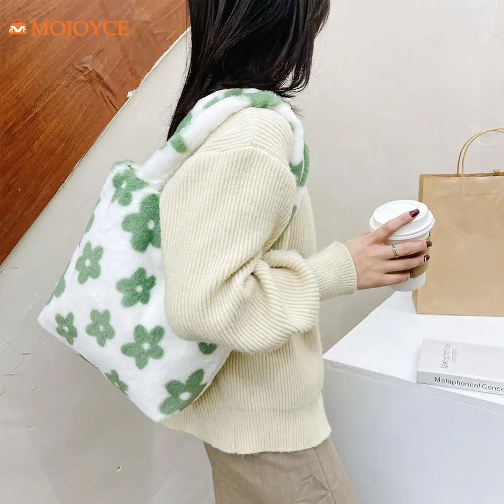 Women Retro Soft Warm Plush Handbags Autumn Winter Fluffy All-match Phone Bags Casual Top-handle Bag Streetwear
Women Retro Soft Warm Plush Handbags Autumn Winter Fluffy All-match Phone Bags Casual Top-handle Bag Streetwear