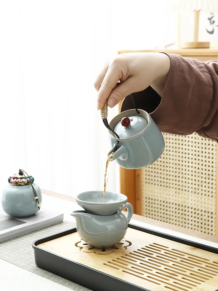 Travel Portable Cerc Tea Set New Art Cercs Chinese Sle Dehua Coun Origin Whole Gongfu Tea Utensils Set for 6 People
Travel Portable Cerc Tea Set New Art Cercs Chinese Sle Dehua Coun Origin Whole Gongfu Tea Utensils Set for 6 People