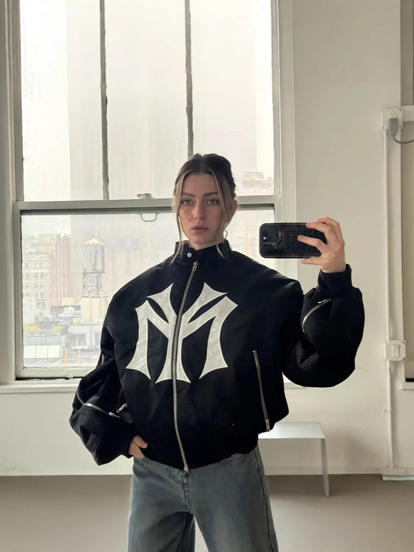 Новая унисекс толстовка свободного кроя с несколькими молниями, буквенным принтом, модная уличная повседневная толстовка 2026 года
Новая унисекс толстовка свободного кроя с несколькими молниями, буквенным принтом, модная уличная повседневная толстовка 2026 года