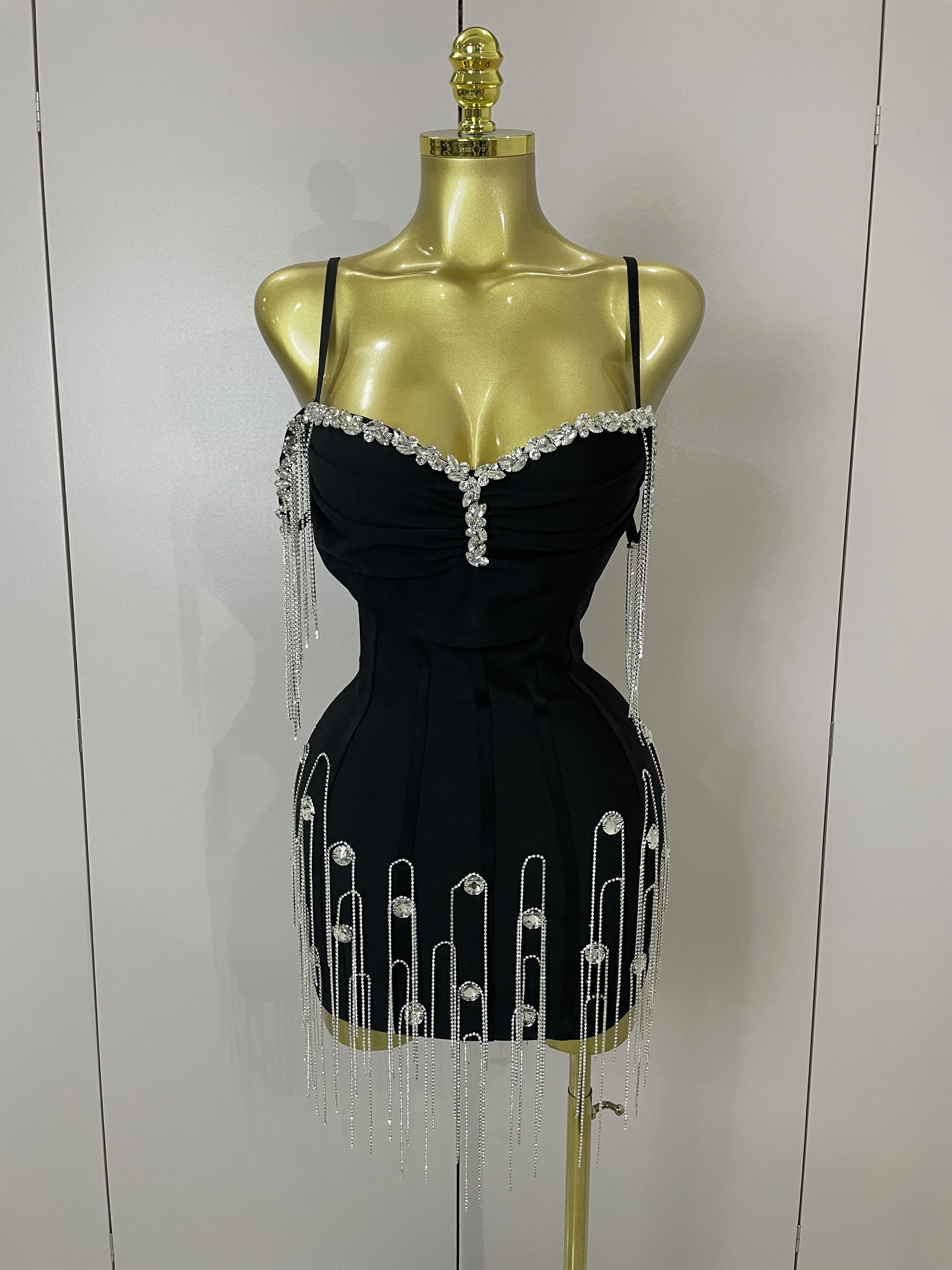 Sexy Backless Spaghetti Strap Black Sleeveless Bodycon Bandage Dress Women Elegant Prom Gown Club Evening Party Birthday Dresses
Sexy Backless Spaghetti Strap Black Sleeveless Bodycon Bandage Dress Women Elegant Prom Gown Club Evening Party Birthday Dresses