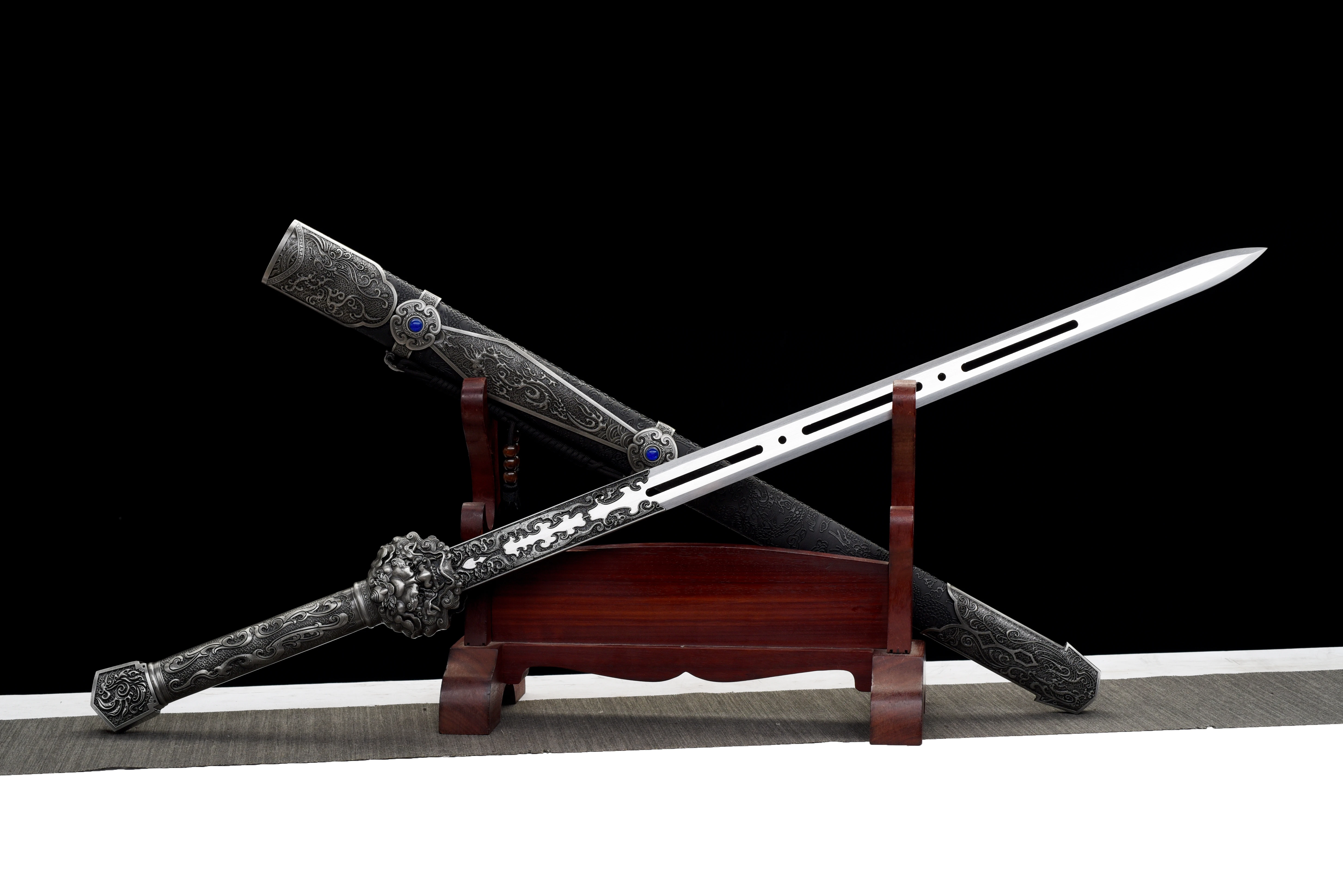Dragon and Phoenix Samurai Sword from katana, China, features sharp spring steel hollowed-out blades. It is a unique gift arts
Dragon and Phoenix Samurai Sword from katana, China, features sharp spring steel hollowed-out blades. It is a unique gift arts