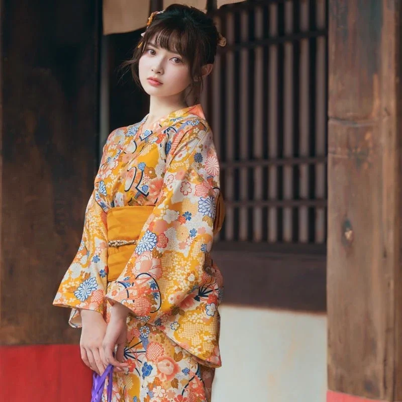 Japan Style Women's Traditional Kimono Yellow Floral Prints Retro Long Dress Summer Yukata Performing Dress Cosplay Costume
Japan Style Women's Traditional Kimono Yellow Floral Prints Retro Long Dress Summer Yukata Performing Dress Cosplay Costume
