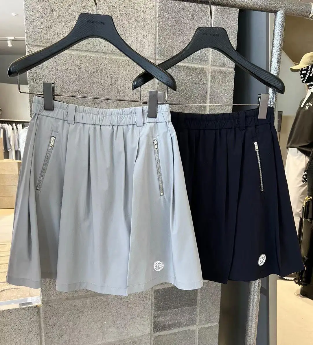 Korean Original 2026 Women Golf A-Line Skirt Zipper Slim Logo Skort Anti Chafing Breathable Sports Casual Short Skirt
Korean Original 2026 Women Golf A-Line Skirt Zipper Slim Logo Skort Anti Chafing Breathable Sports Casual Short Skirt