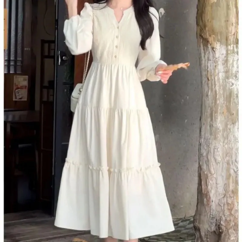 Осеннее новое универсальное тонкое платье во французском ретро-нежном стиле с v-образным вырезом для женщин
Осеннее новое универсальное тонкое платье во французском ретро-нежном стиле с v-образным вырезом для женщин