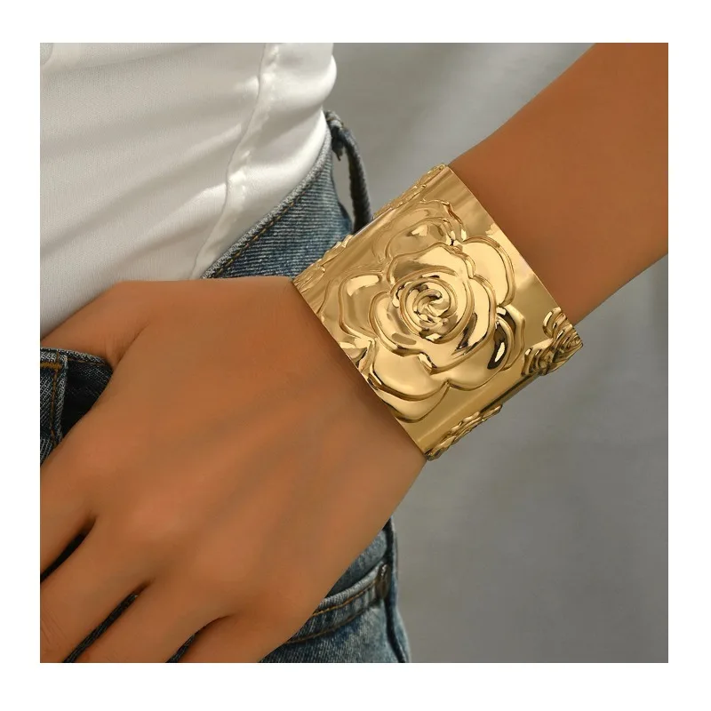 Женский браслет Wind Ladies Light Luxury с геометрическим дизайном в виде розы, с гальваническим покрытием, открытый, премиум-класса.
Женский браслет Wind Ladies Light Luxury с геометрическим дизайном в виде розы, с гальваническим покрытием, открытый, премиум-класса.