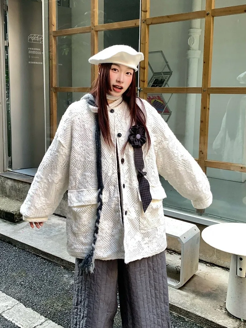 Thiened Velvet Touch Embroidered Hollow out Cotton Jaet Korean Sle Loose Warm Cotton Clothes Purple Color Women's Coat
Thiened Velvet Touch Embroidered Hollow out Cotton Jaet Korean Sle Loose Warm Cotton Clothes Purple Color Women's Coat