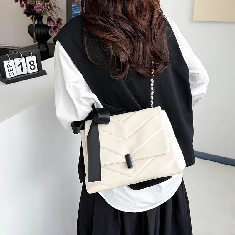 Women Luxury High End Leather Crossbody Bag Elegant Designer Shoulder Tote Handbag For Urban Fashion Lifestyle
Women Luxury High End Leather Crossbody Bag Elegant Designer Shoulder Tote Handbag For Urban Fashion Lifestyle