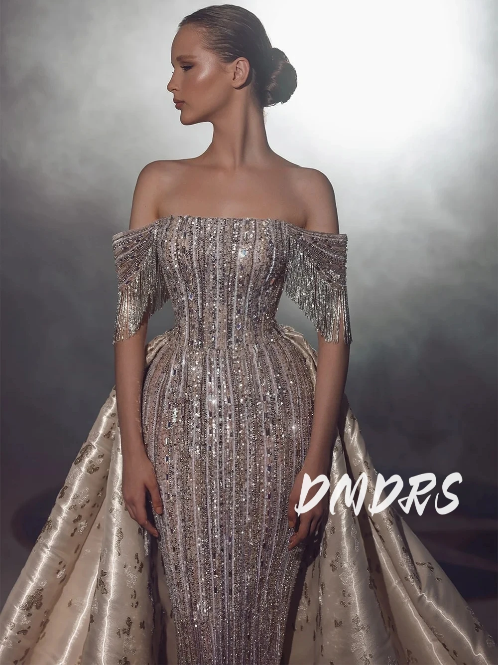 DMDRS Sparkling Straight Delicate Tassel Wedding Dress With Detachable Train Beads Classy Off-the-shoulder Customized Bride Wear
DMDRS Sparkling Straight Delicate Tassel Wedding Dress With Detachable Train Beads Classy Off-the-shoulder Customized Bride Wear