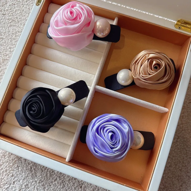 Korean Retro Satin Rose Hairpin for Women, High Quality, Elegant and Exquisite Hair Clip
Korean Retro Satin Rose Hairpin for Women, High Quality, Elegant and Exquisite Hair Clip