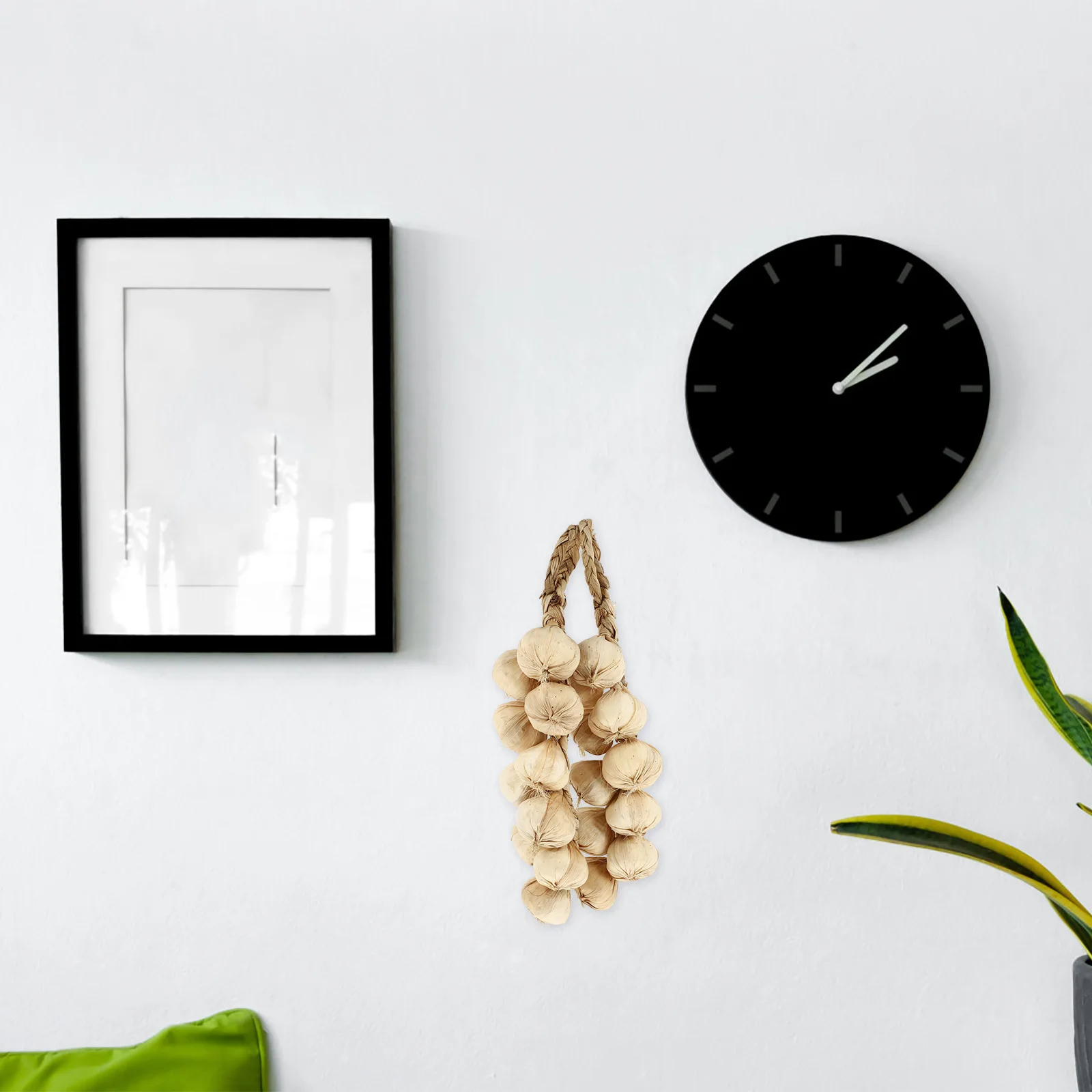 2Pcs Hanging Fake Garlic Farm Wall Decor Realistic Vegetable Strings for Home Restaurant Fake Garlic Strings Restaurant Props
2Pcs Hanging Fake Garlic Farm Wall Decor Realistic Vegetable Strings for Home Restaurant Fake Garlic Strings Restaurant Props