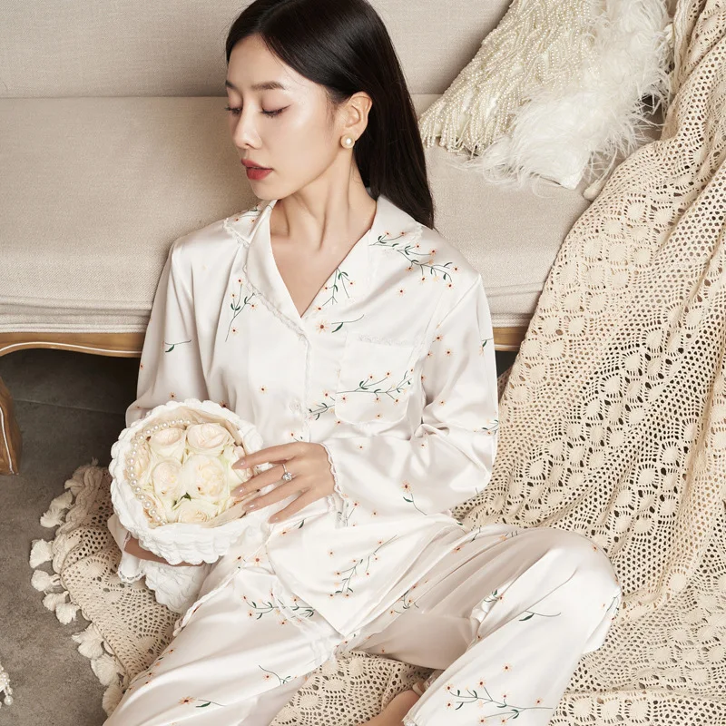 Spring Women Nightwear Luxury Ice Silk Pajamas Set Printed Satin Long Sleeve Shirt Pants Soft Sleepwear Female Homewear
Spring Women Nightwear Luxury Ice Silk Pajamas Set Printed Satin Long Sleeve Shirt Pants Soft Sleepwear Female Homewear
