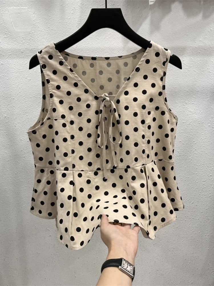 French Vintage Blouses V Neck Lace Up Ruffles Polka Dot Sleeveless Design Shirts Summer All Match Crop Top Women Clothing 2024
French Vintage Blouses V Neck Lace Up Ruffles Polka Dot Sleeveless Design Shirts Summer All Match Crop Top Women Clothing 2024