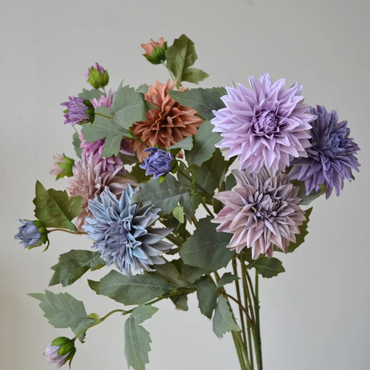 2heads Artificial Dahlia Flower with Leaf Long Branch Silk Flower for Home Wedding Decor Birthday Party Bedroom Decoration
2heads Artificial Dahlia Flower with Leaf Long Branch Silk Flower for Home Wedding Decor Birthday Party Bedroom Decoration