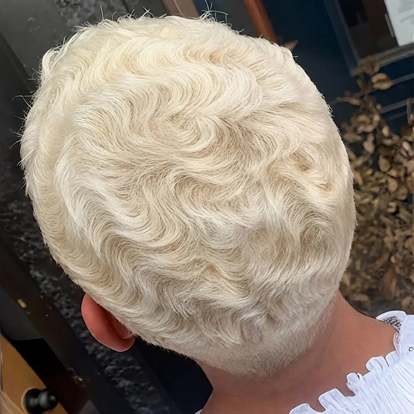  Стильный 60-ветлый вьющийся парик из натуральных волос с челкой, бразильский короткий многослойный парик Remy с естественным видом, машинное производство для женщин
Стильный 60-ветлый вьющийся парик из натуральных волос с челкой, бразильский короткий многослойный парик Remy с естественным видом, машинное производство для женщин