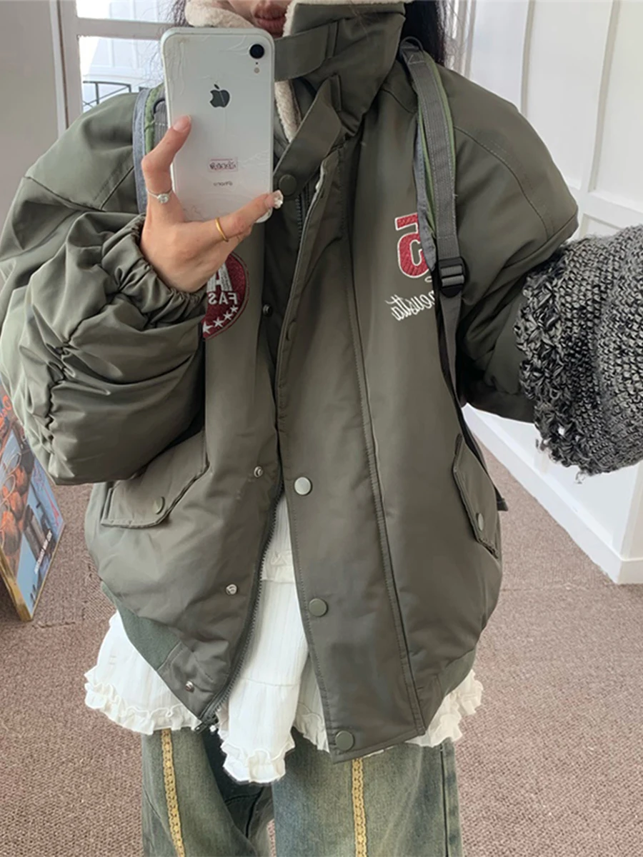 Утепленная хлопковая куртка-бомбер мужская зимняя теплая в американском стиле с меховым воротником, в стиле милитари, хлопковая верхняя одежда
Утепленная хлопковая куртка-бомбер мужская зимняя теплая в американском стиле с меховым воротником, в стиле милитари, хлопковая верхняя одежда