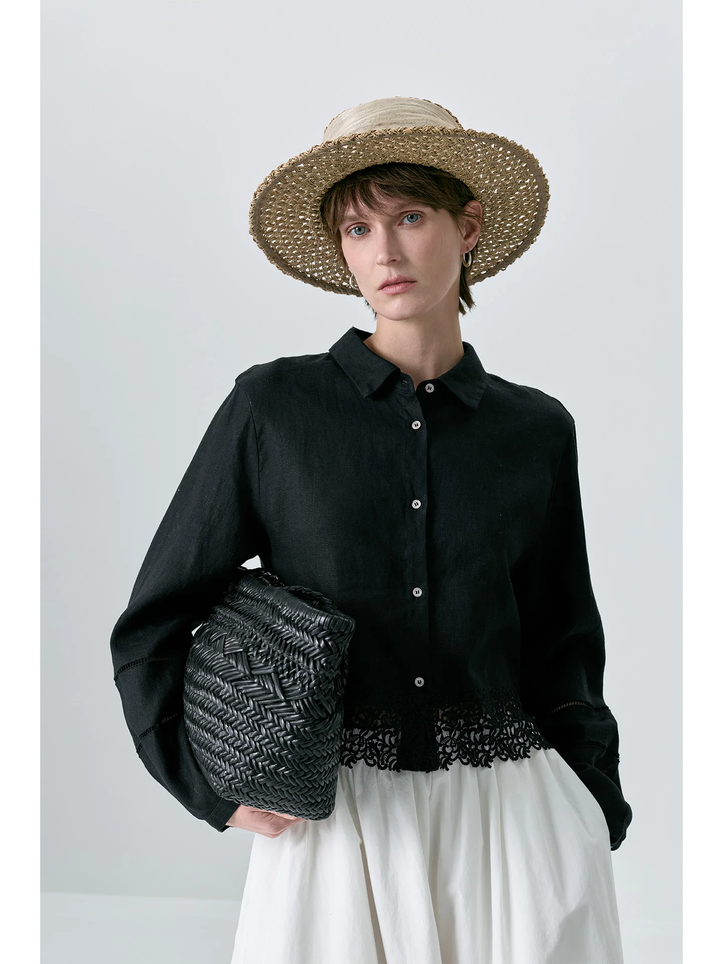 Black Full-Linen Embroidered Lace Trim Loose Long-Sleeve Comfortable Breathable Women's Shirt Vintage Commute Style Casual Wear
Black Full-Linen Embroidered Lace Trim Loose Long-Sleeve Comfortable Breathable Women's Shirt Vintage Commute Style Casual Wear