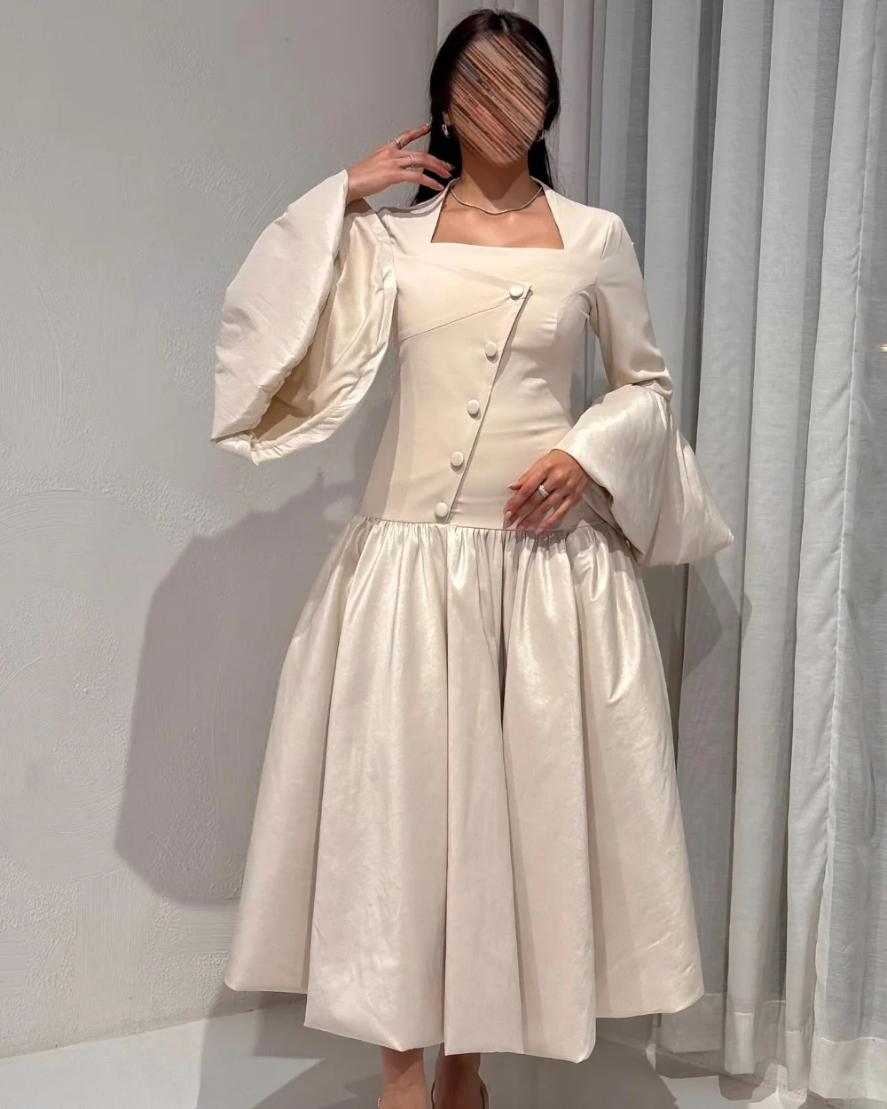Customized Modern Style Fashion Jersey Button Pleat A-line Square Neck Midi Dresses Bespoke Occasion Dresses Elegant Matching
Customized Modern Style Fashion Jersey Button Pleat A-line Square Neck Midi Dresses Bespoke Occasion Dresses Elegant Matching